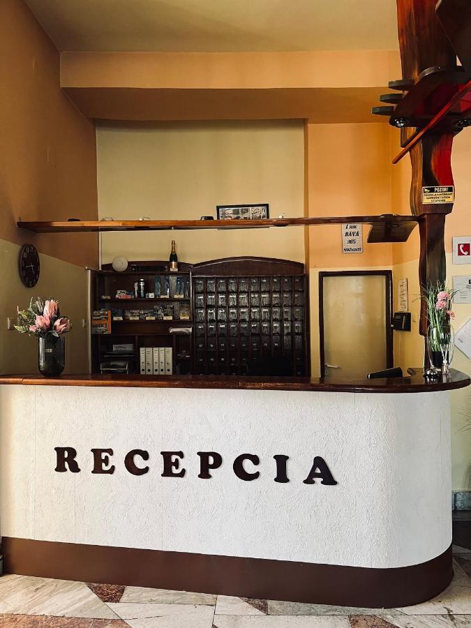 嘉仕酒店 Rožňava 外观 照片