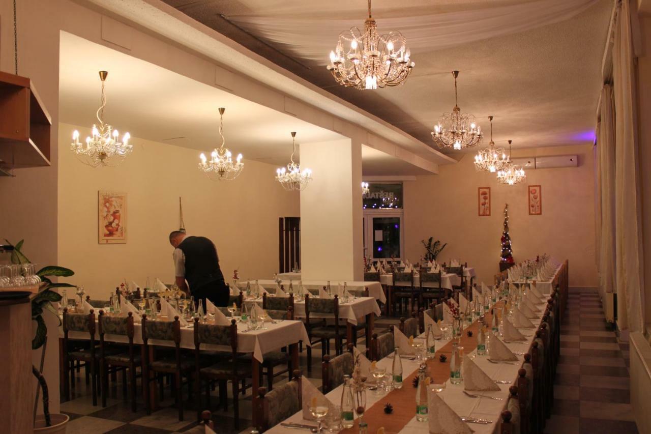 嘉仕酒店 Rožňava 外观 照片